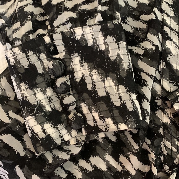 Vintage Diane von Furstenburg silk wrap around blouse - Picture 8 of 9